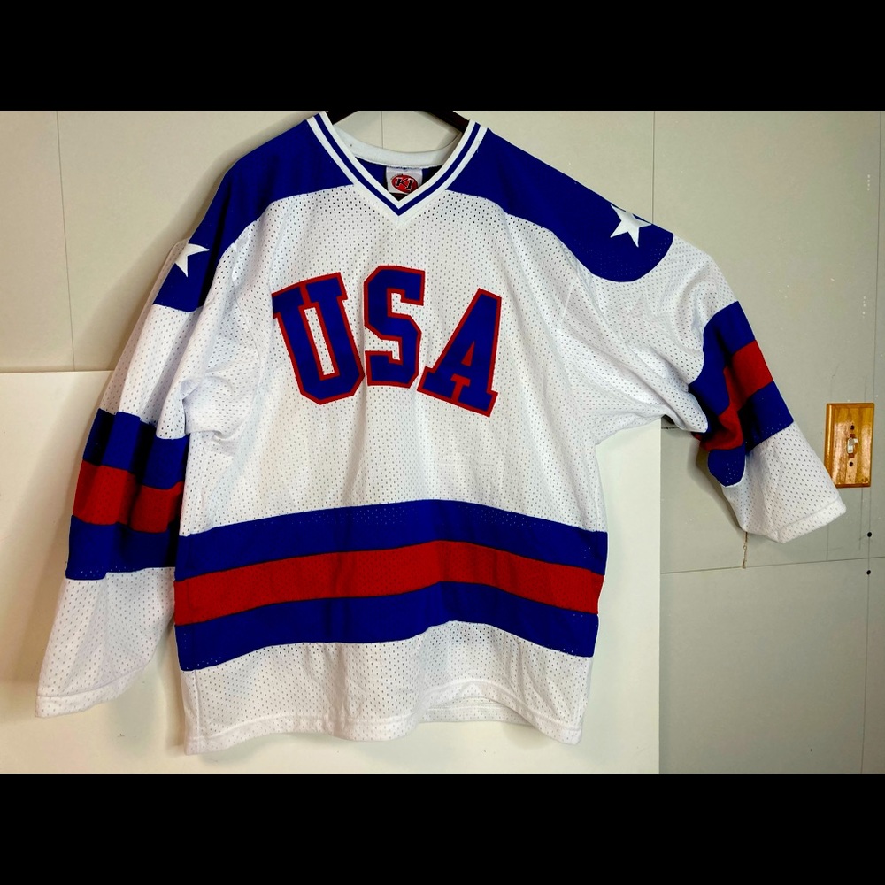 Vtg USA hockey sweater size L